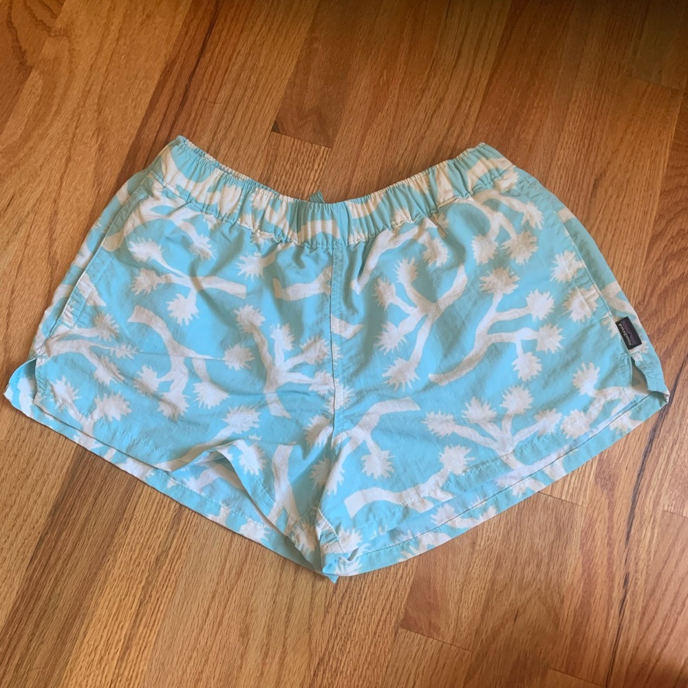 Women’s Barely Baggies Shorts 2 1/2”